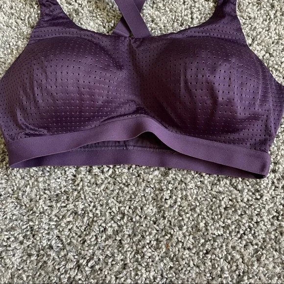 Victoria’s Secret | 32D Sports Bra - Picture 2 of 8